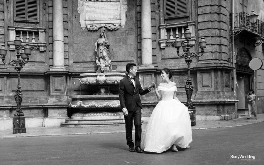 Palermo best wedding photographer Quattro Canti black and white